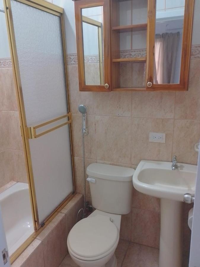 Comfortable 3-Bedroom Apartment, Close To The American Consulate جواياكيل المظهر الخارجي الصورة