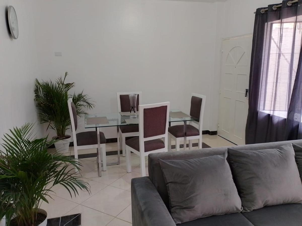 Comfortable 3-Bedroom Apartment, Close To The American Consulate جواياكيل المظهر الخارجي الصورة